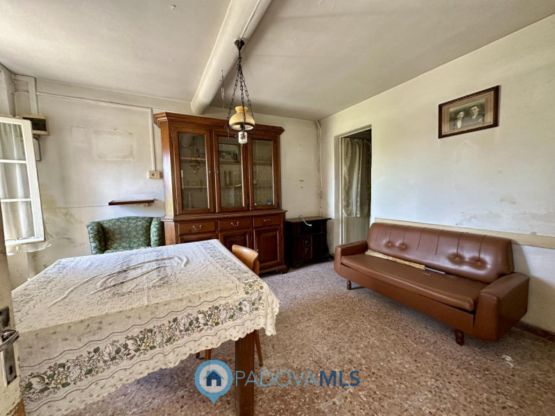 Immobile in esclusiva al Gruppo Padova MLS
Il rustico in vendita a Casalserugo, situato lontano d...