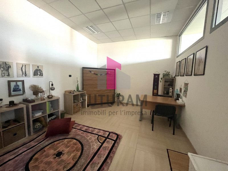 Rif: 586MIC - VIGONZA (PD) - Per info 3473209826 - In zona industriale a Peraga è in vendita un U...