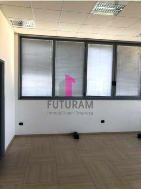 Rif: 586MIC - VIGONZA (PD) - Per info 3473209826 - In zona industriale a Peraga è in vendita un U...