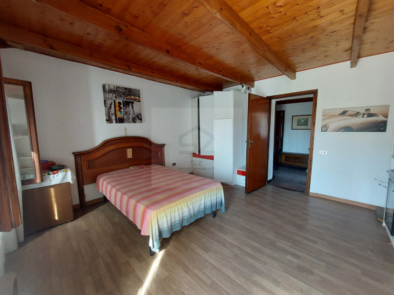 POVOLARO-DUEVILLE 

Se cerchi una casa che unisca il fascino rustico ed il comfort, questa  casa ...