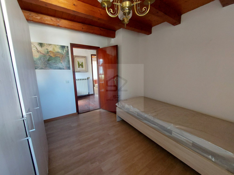 POVOLARO-DUEVILLE 

Se cerchi una casa che unisca il fascino rustico ed il comfort, questa  casa ...