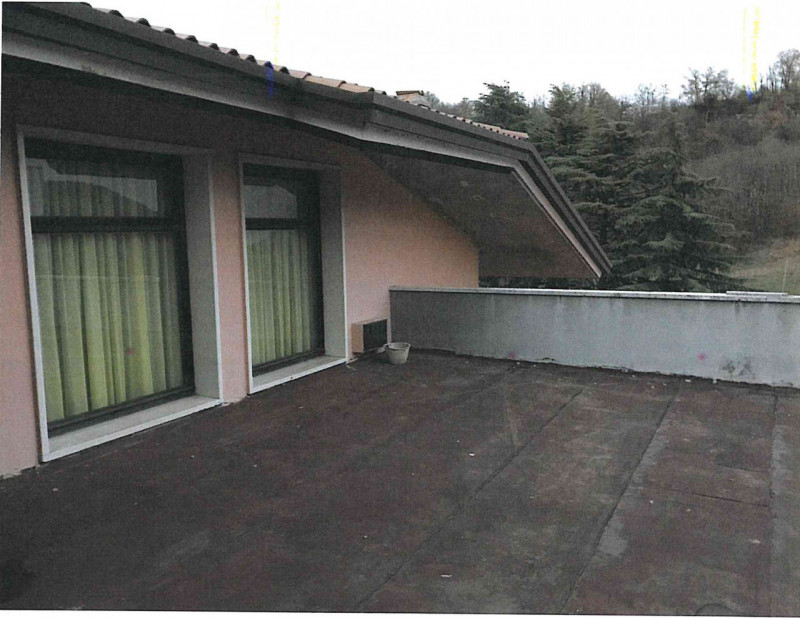 Situato nel cuore dei suggestivi Colli Euganei, dichiarati Patrimonio dell'Umanità dall'UNESCO, q...