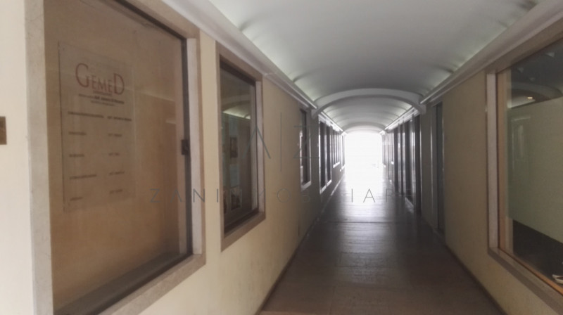 Scopri un'opportunità unica nel cuore pulsante di Castelfranco Veneto. Questo ampio negozio, situ...