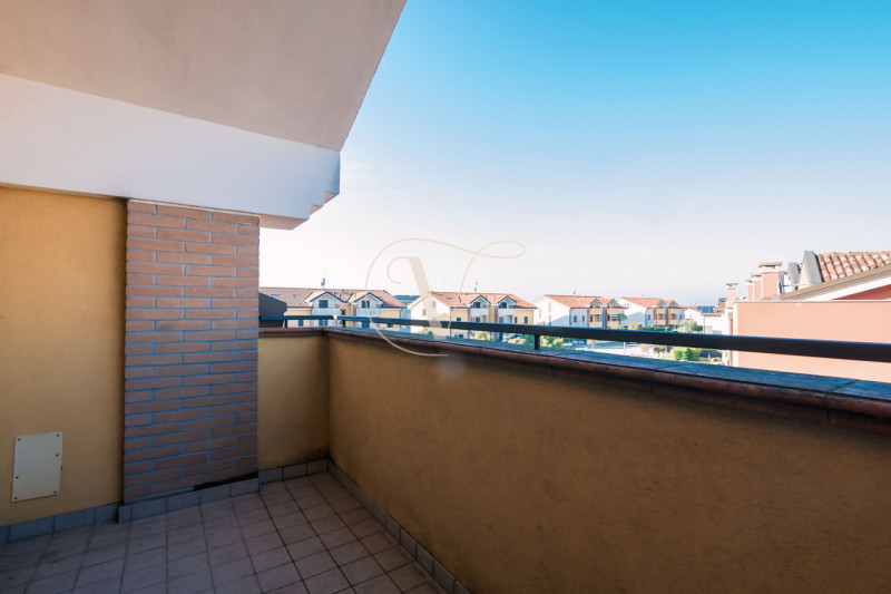 Se cerchi un immobile in ottime condizioni, super luminoso e con bassissime spese di gestione, qu...