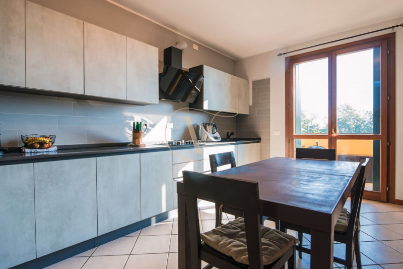 Se cerchi un immobile in ottime condizioni, super luminoso e con bassissime spese di gestione, qu...