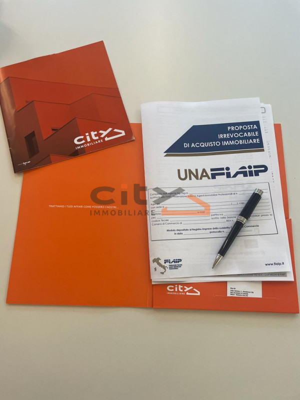 OFFERTA COWORKING! Affittasi DUE STANZE ad uso ufficio in Centro a Bassano.
L'ufficio, ubicato al...