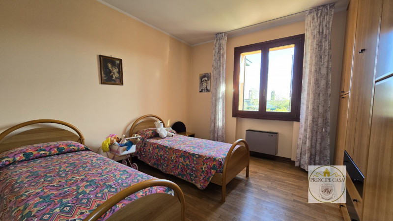 RIF. S388 - Proponiamo a Casale di Scodosia Villetta Singola con annesso capannone e terreno adia...