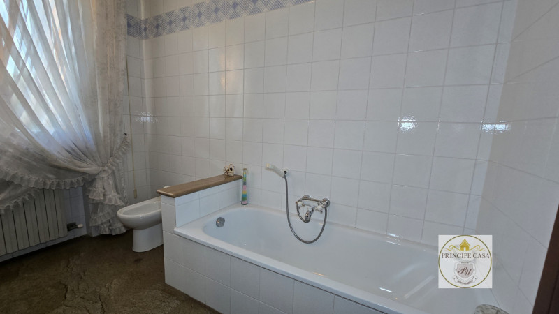 RIF. S388 - Proponiamo a Casale di Scodosia Villetta Singola con annesso capannone e terreno adia...