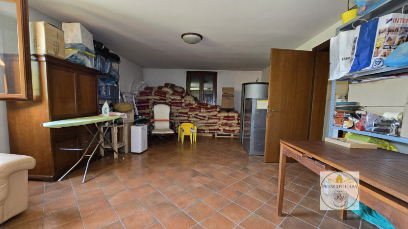 RIF. S388 - Proponiamo a Casale di Scodosia Villetta Singola con annesso capannone e terreno adia...