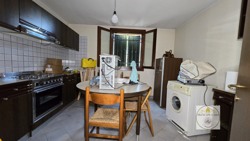 RIF. S388 - Proponiamo a Casale di Scodosia Villetta Singola con annesso capannone e terreno adia...