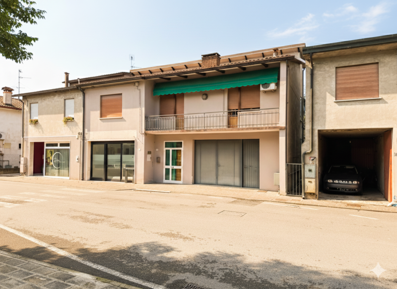 Nel cuore pulsante di Masi, affacciata direttamente sulla Piazza principale, proponiamo in vendit...