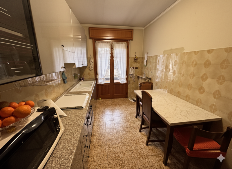 Nel cuore pulsante di Masi, affacciata direttamente sulla Piazza principale, proponiamo in vendit...