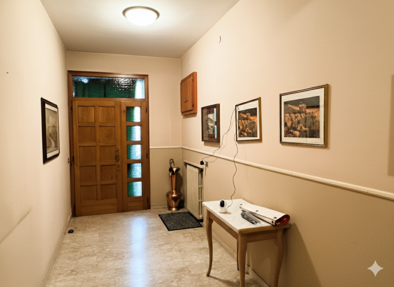 Nel cuore pulsante di Masi, affacciata direttamente sulla Piazza principale, proponiamo in vendit...