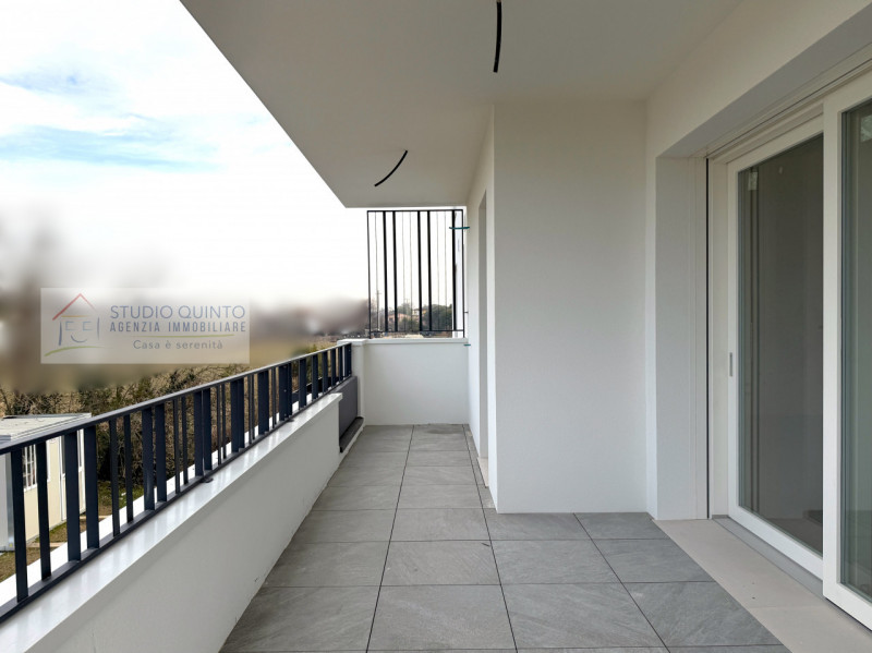 In una palazzina di sole cinque unità appartamento nuovo in pronta consegna al primo piano in cla...