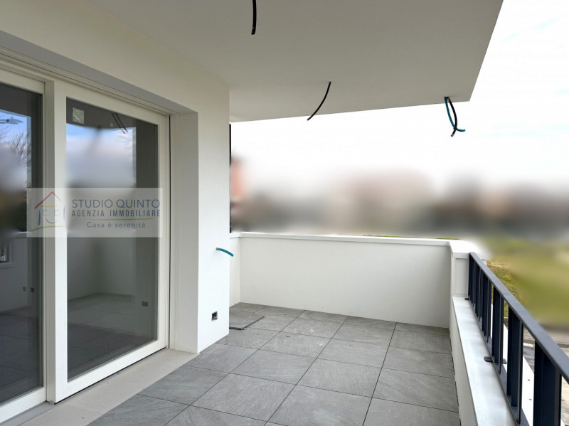 In una palazzina di sole cinque unità appartamento nuovo in pronta consegna al primo piano in cla...