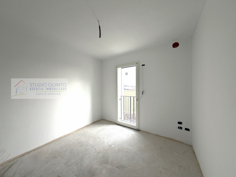 In una palazzina di sole cinque unità appartamento nuovo in pronta consegna al primo piano in cla...