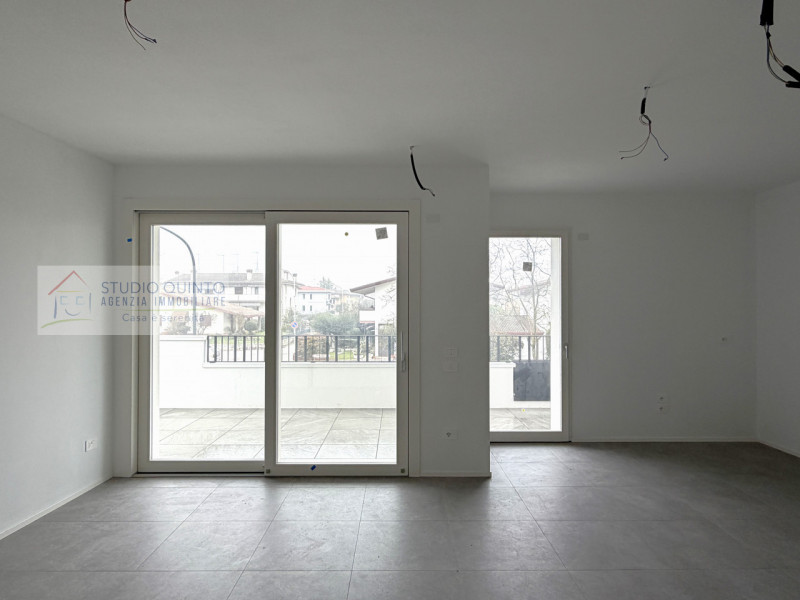 In una palazzina di sole cinque unità appartamento nuovo in pronta consegna al primo piano in cla...