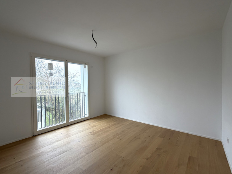 In una palazzina di sole cinque unità appartamento nuovo in pronta consegna al primo piano in cla...