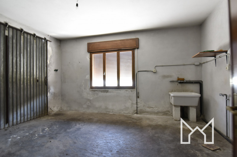 CAMPAGNARI-  In zona tranquilla e comoda a tutti i servizi, proponiamo abitazione indipendente ed...