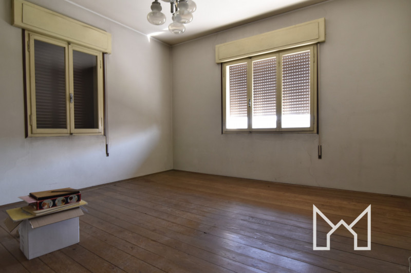 CAMPAGNARI-  In zona tranquilla e comoda a tutti i servizi, proponiamo abitazione indipendente ed...