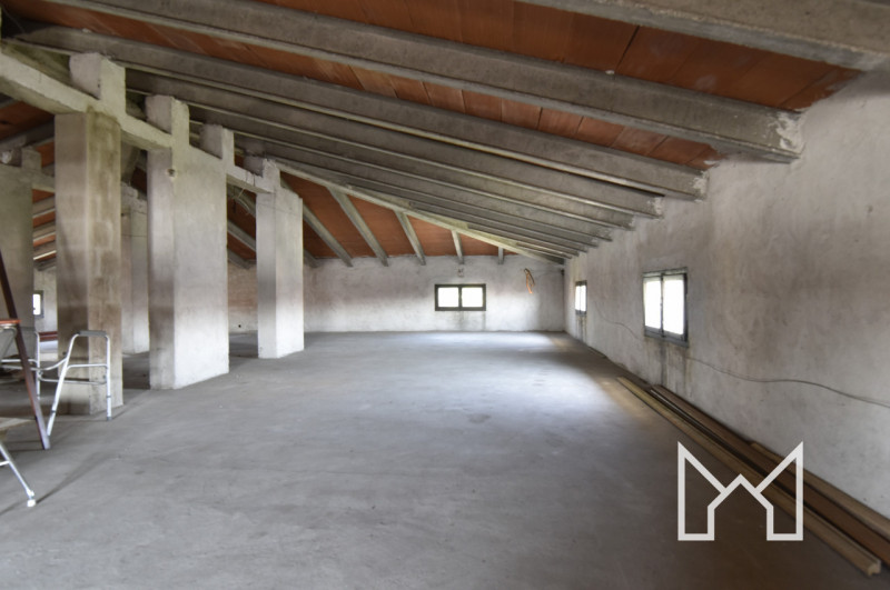 CAMPAGNARI-  In zona tranquilla e comoda a tutti i servizi, proponiamo abitazione indipendente ed...