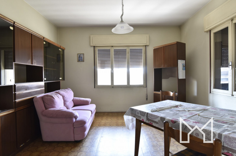 CAMPAGNARI-  In zona tranquilla e comoda a tutti i servizi, proponiamo abitazione indipendente ed...