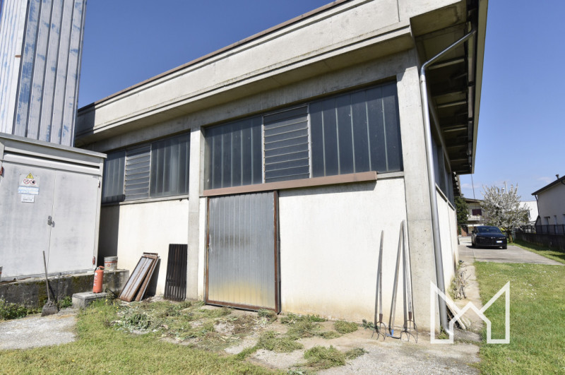 CAMPAGNARI-  In zona tranquilla e comoda a tutti i servizi, proponiamo abitazione indipendente ed...