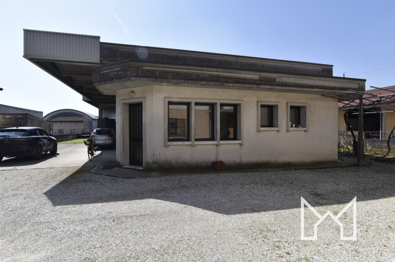 CAMPAGNARI-  In zona tranquilla e comoda a tutti i servizi, proponiamo abitazione indipendente ed...