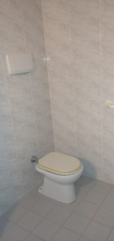 Scopri l'opportunità unica di investire in un ufficio luminoso e funzionale situato nel centro di...