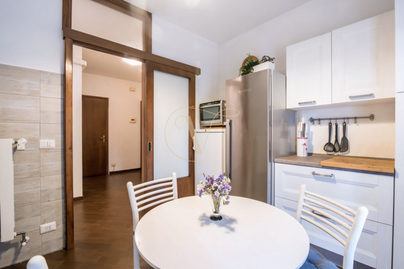 Se cerchi un appartamento in cui ampi spazi, luminosità ed un grande terrazzo per le tue grigliat...