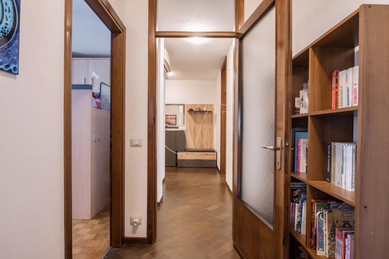 Se cerchi un appartamento in cui ampi spazi, luminosità ed un grande terrazzo per le tue grigliat...