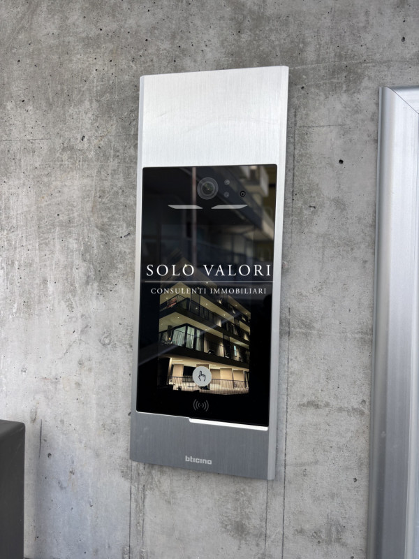 rif. J6P5 (per info 3356198429 Nicola)

Proponiamo in vendita al 5 piano l’ultima unità vista mar...