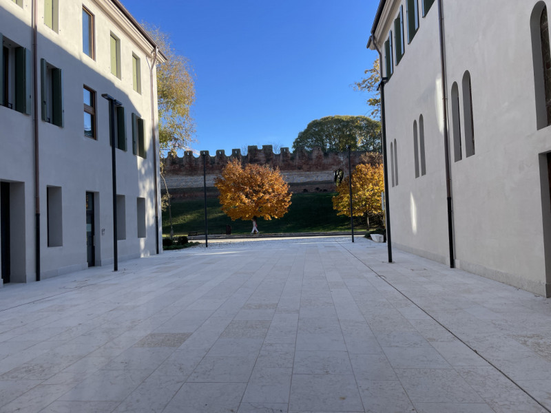 rif. A300   (per info 3312127142 Andrea)

Vivere nel cuore di Castelfranco Veneto ... in uno scen...