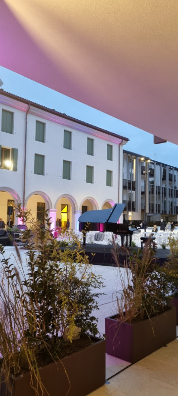 rif. A300   (per info 3312127142 Andrea)

Vivere nel cuore di Castelfranco Veneto ... in uno scen...