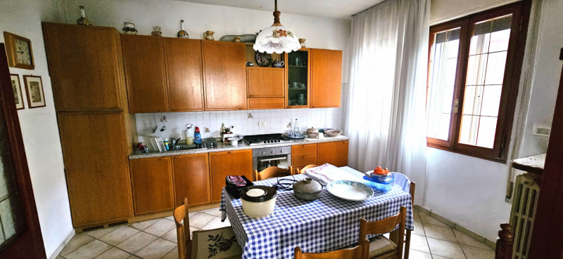 VIGONZA CENTRO In posizione centrale e tranquilla, su strada poco trafficata e comoda a tutti i s...