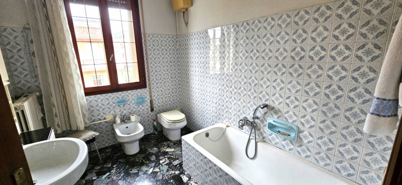 VIGONZA CENTRO In posizione centrale e tranquilla, su strada poco trafficata e comoda a tutti i s...