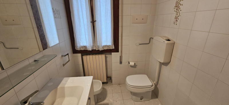 VIGONZA CENTRO In posizione centrale e tranquilla, su strada poco trafficata e comoda a tutti i s...