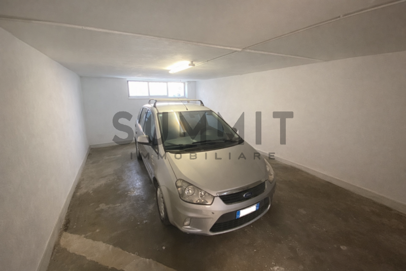 SCHIO - Magrè: In zona residenziale tranquilla INTERA BIFAMILIARE sovrapposta su lotto di 950 mq ...