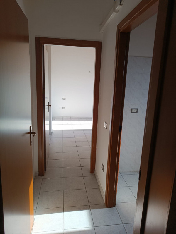 Scopri un'opportunità unica di vivere nel cuore della tranquilla zona di Cà Tiepolo, a Porto Toll...