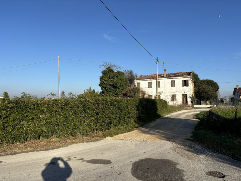 A BAGNOLI DI SOPRA... IN OTTIMA POSIZIONE LONTANO DAI RUMORI E DALLA CONFUSIONE...!!! VECCHIA CAS...