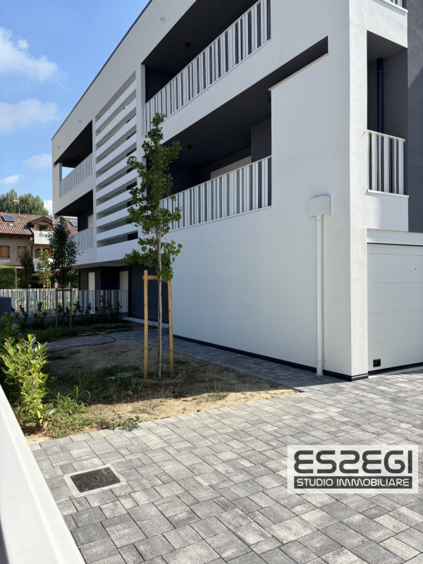 PADOVA- MADONNA PELLEGRINA: Appartamento al piano terra con ingresso indipendente e giardino priv...