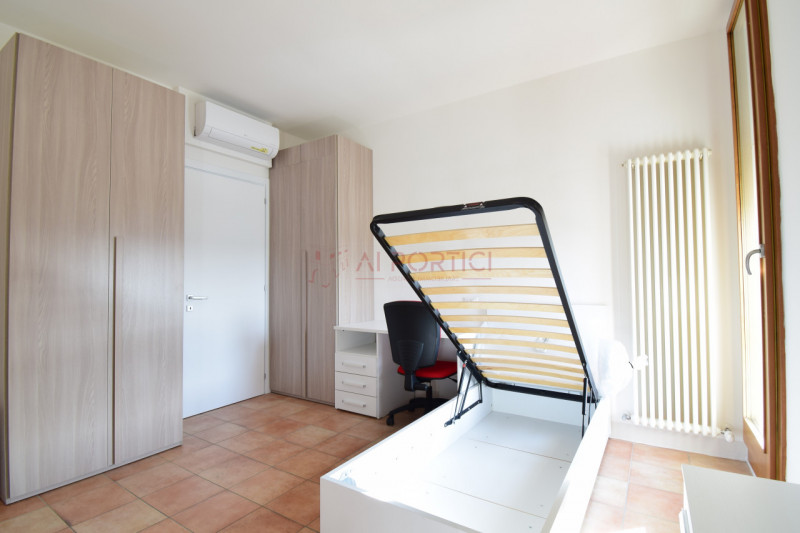 LEGNARO - A due passi dall'università di Legnaro, proponiamo posto letto in stanze doppie ARREDAT...