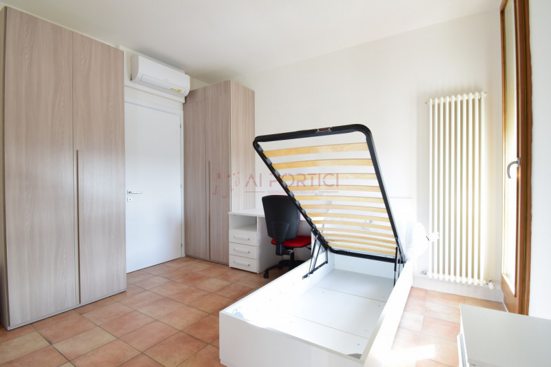 LEGNARO - A due passi dall'università di Legnaro, proponiamo posto letto in stanze doppie ARREDAT...