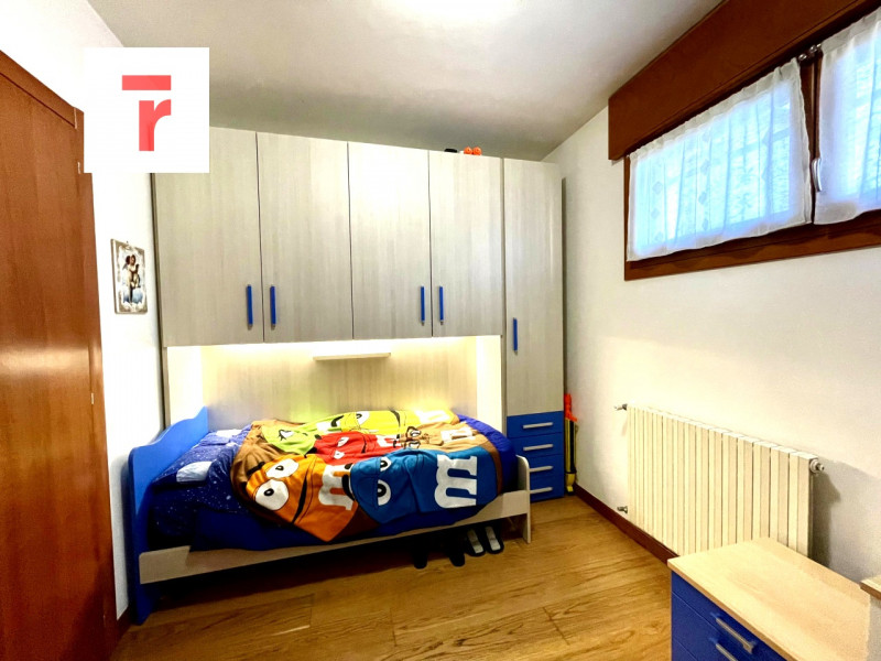 Ti presentiamo una splendida soluzione indipendente, costruita nel 2006 e mantenuta in condizioni...