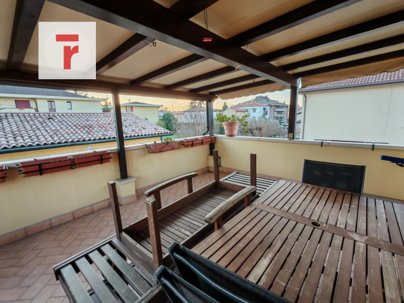 Ti presentiamo una splendida soluzione indipendente, costruita nel 2006 e mantenuta in condizioni...