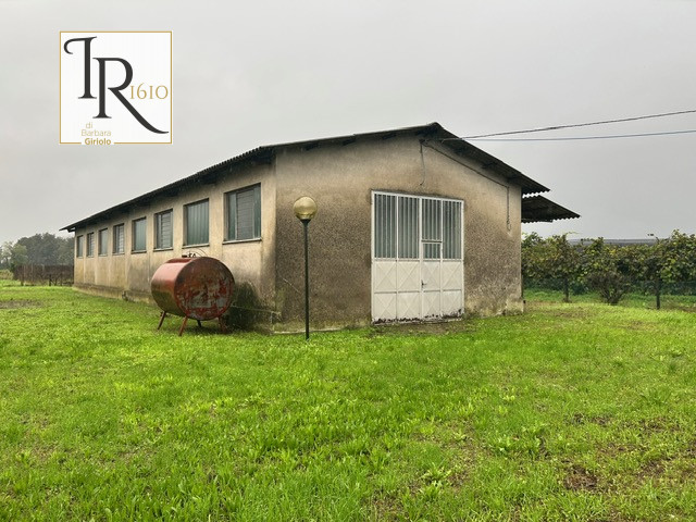 Nel cuore del centro di Piacenza d'Adige proponiamo in vendita una rara opportunità: casa singola...