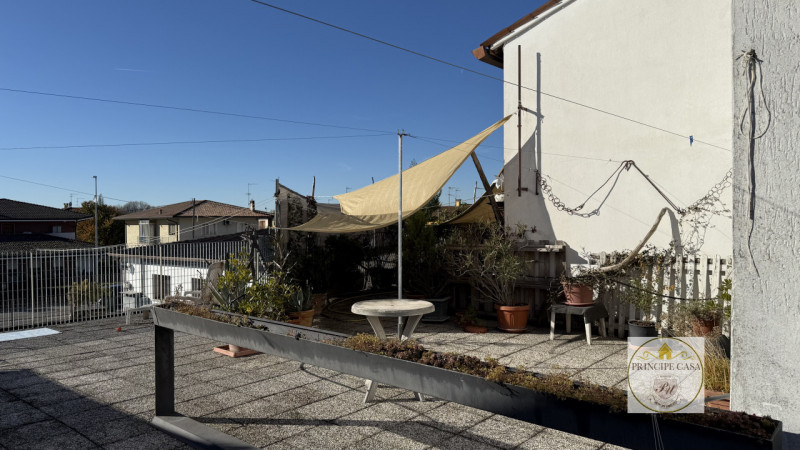 Rif.salz18.
 IN ESCLUSIVA proponiamo in vendita nel centro di Saletto (Borgo Veneto) e favorita d...