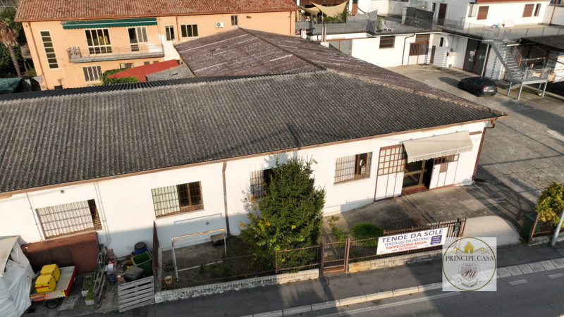 Rif.salz18.
 IN ESCLUSIVA proponiamo in vendita nel centro di Saletto (Borgo Veneto) e favorita d...