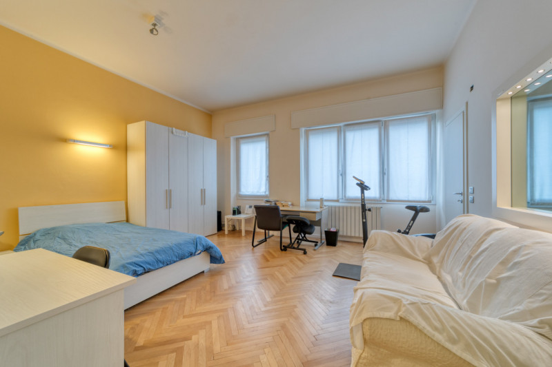 CANONE DI LOCAZIONE al mese 350 euro + 150 euro di spese per manutenzione continua e comprendono:...