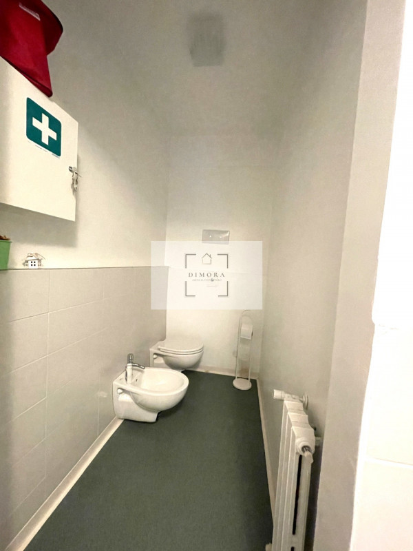 PADOVA ARCELLA SAN CARLO RIF.UD9: In una palazzina del 1999, già sede di altre attività professio...